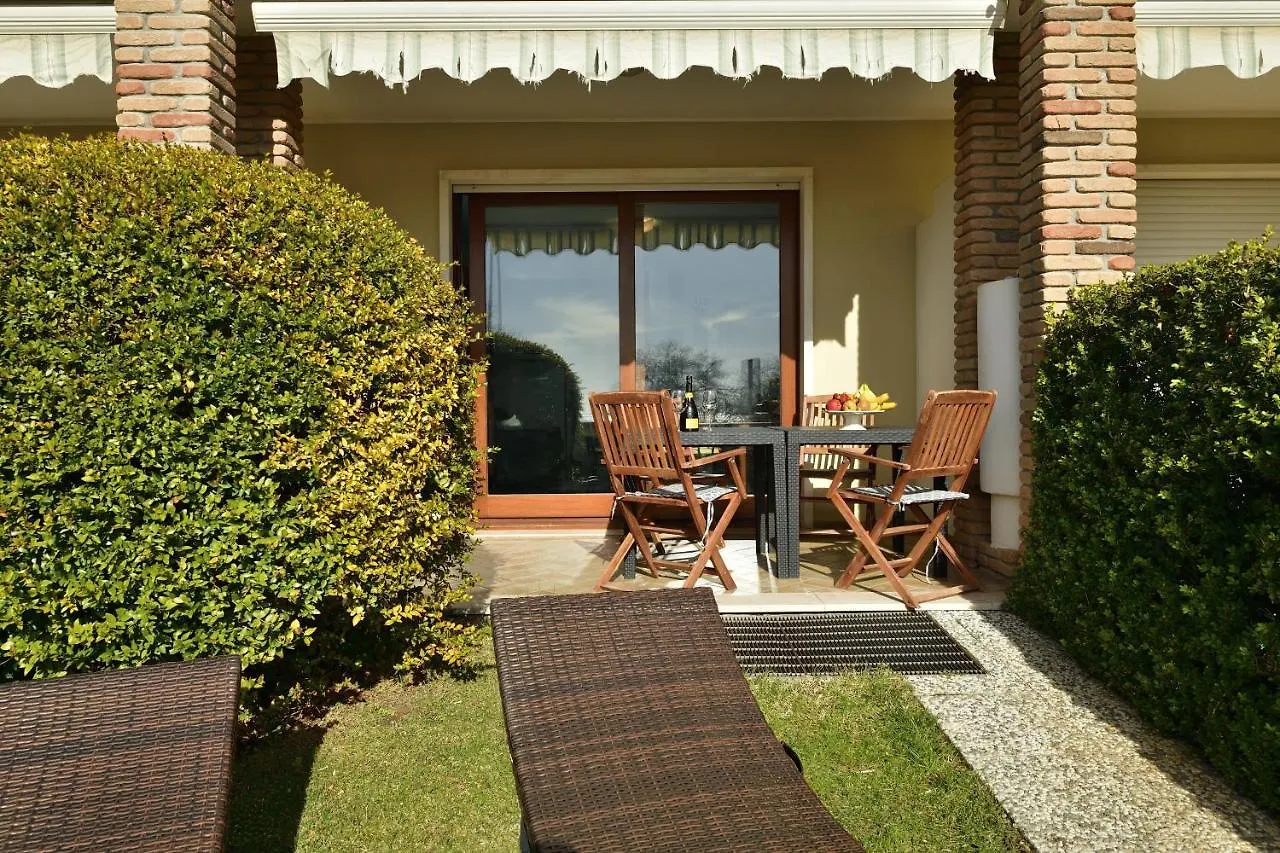 Beach-Front Boutique Apartment Lido 113 contacts